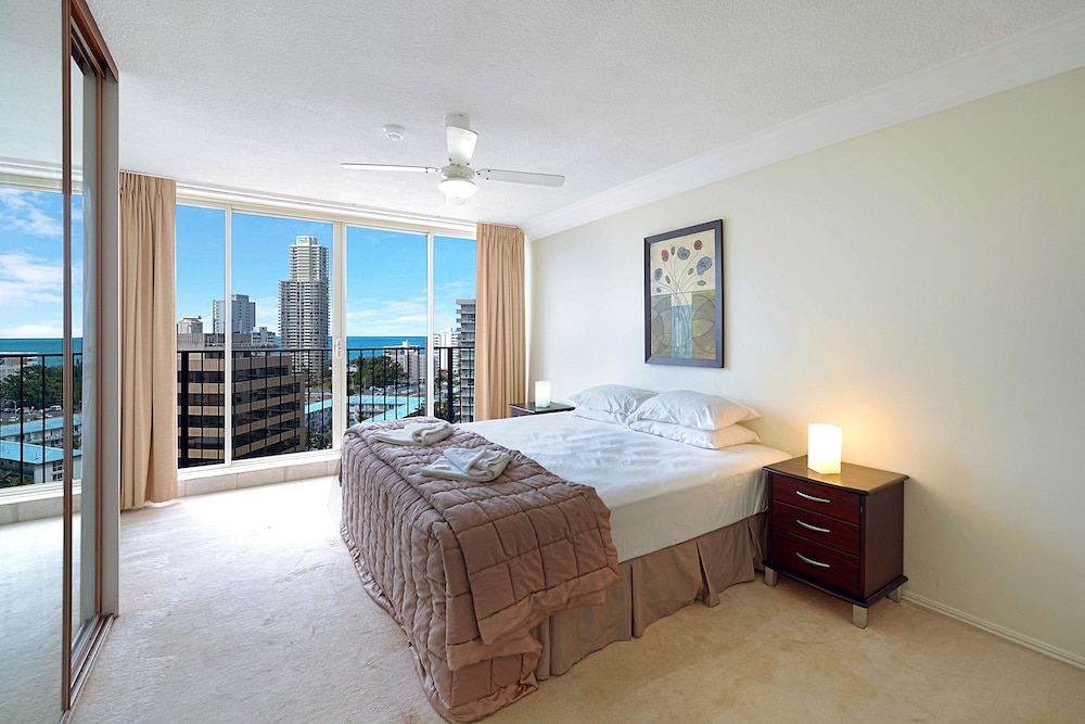 Condor Ocean View Apartments 23/74