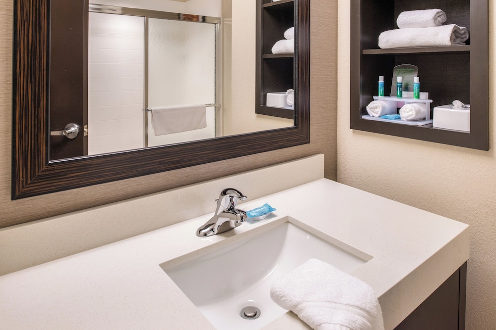 جناح بسريرين كوين مع أريكة، Holiday Inn Express Suites Monroe 5/5