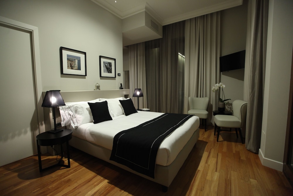 SeePort Hotel 12/81