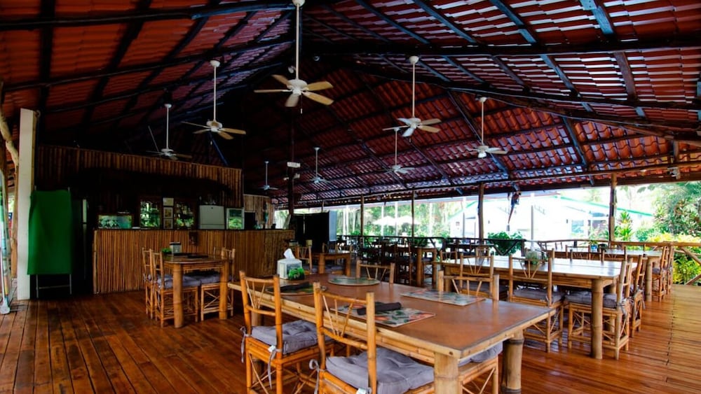 Cocomar Beachfront Hotel Island Resort 44/65