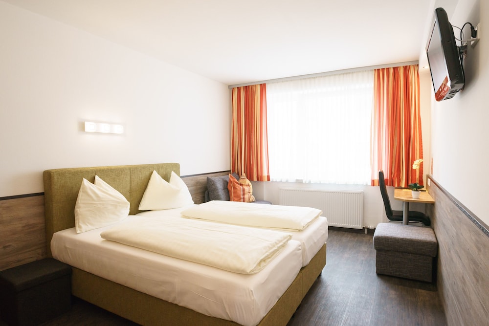 Hotel Drei Kreuz 9/34