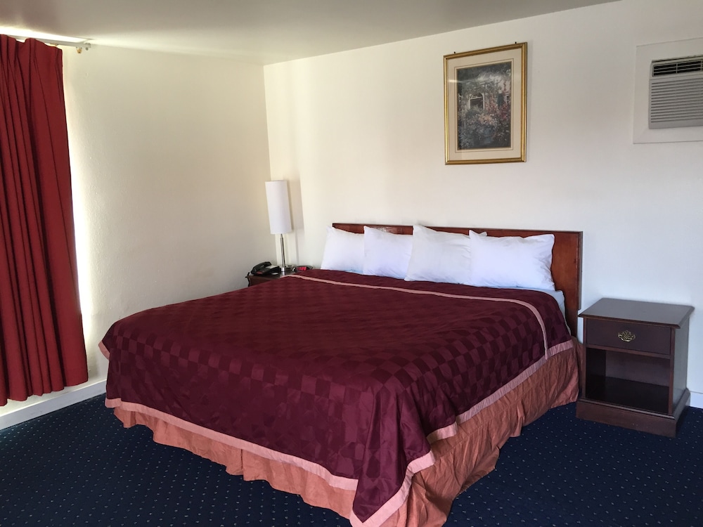 La Hacienda Motel 22/65