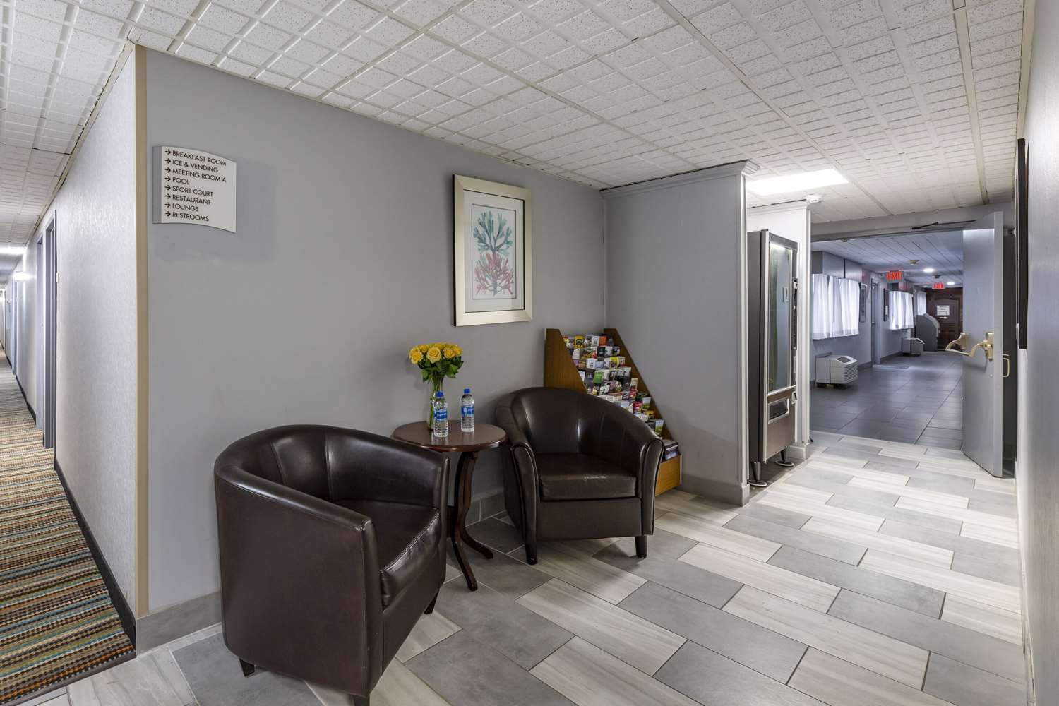 Quality Inn Austintown-Youngstown West 14/35