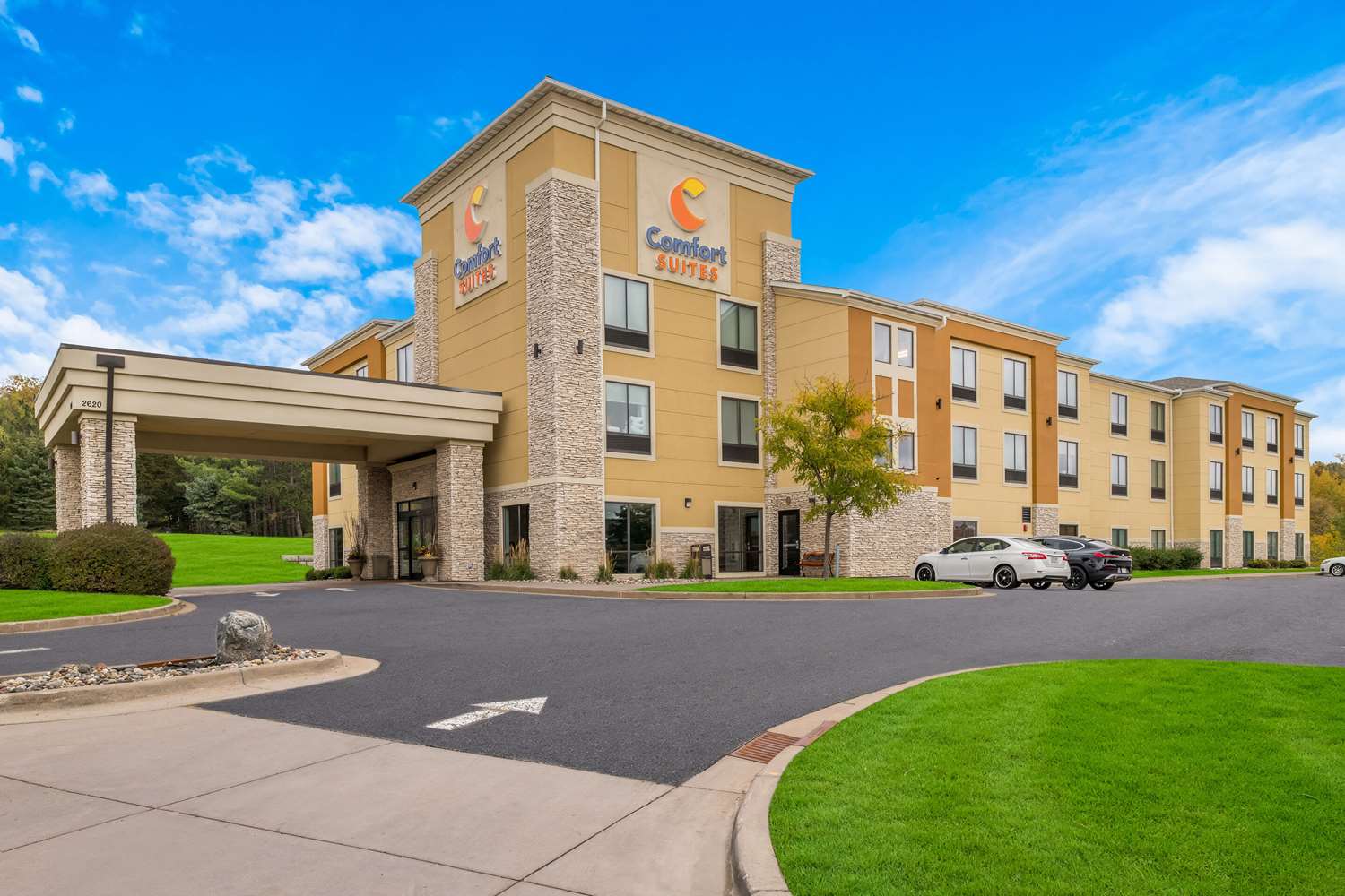 Comfort Suites Hudson I-94 Hudson WI 37/40