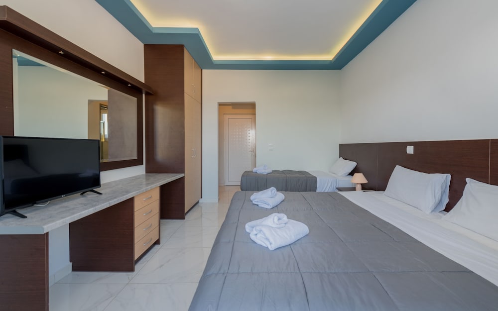 Callinica Hotel 14/68