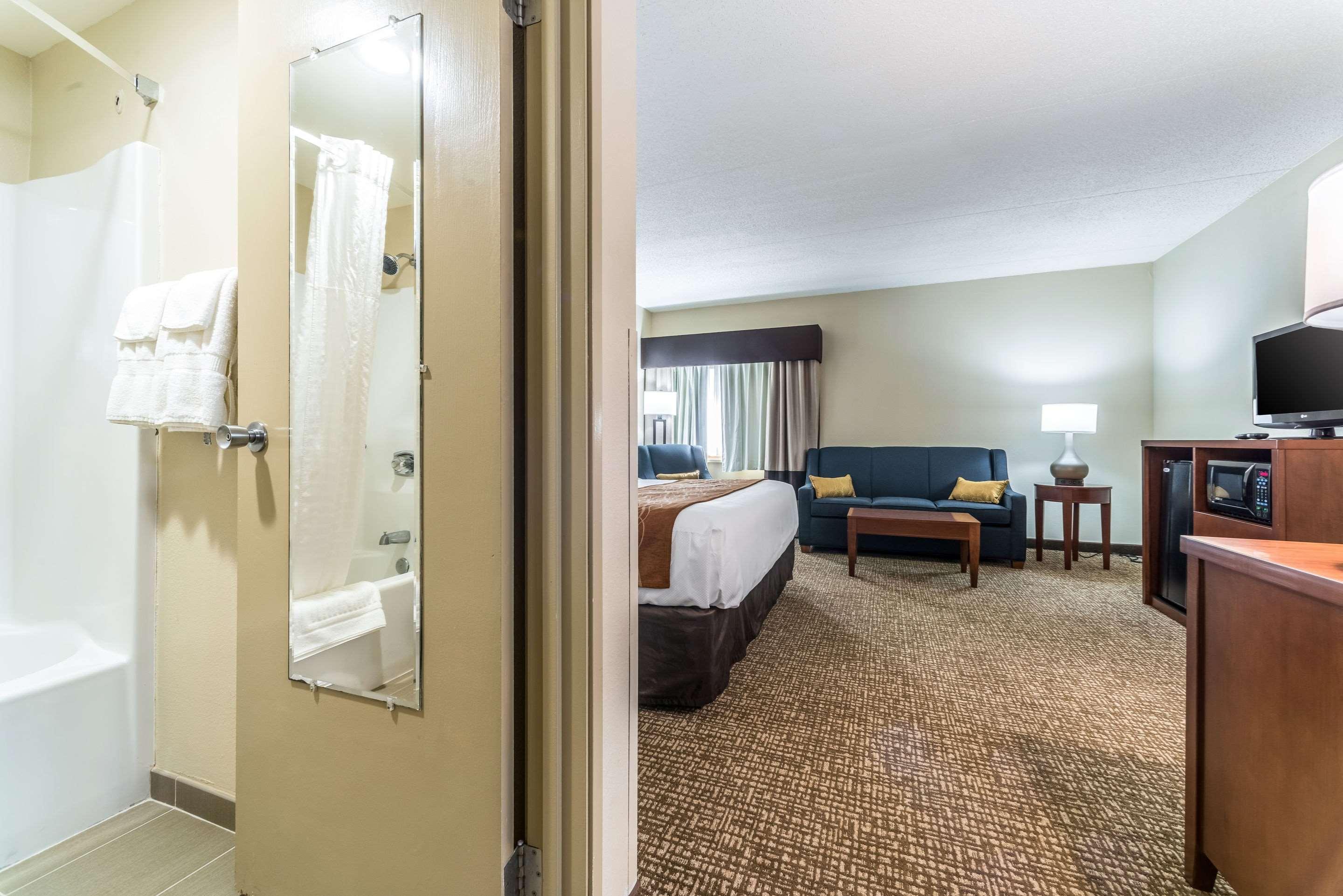 جناح، Comfort Inn Festus-St. Louis South 6/6