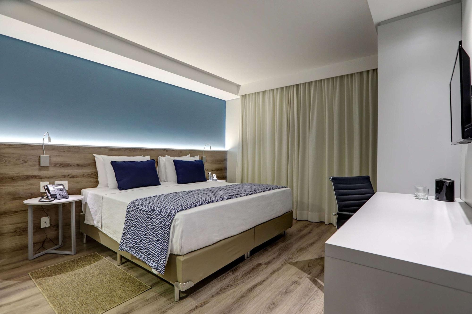 Deluxe, Double Bed