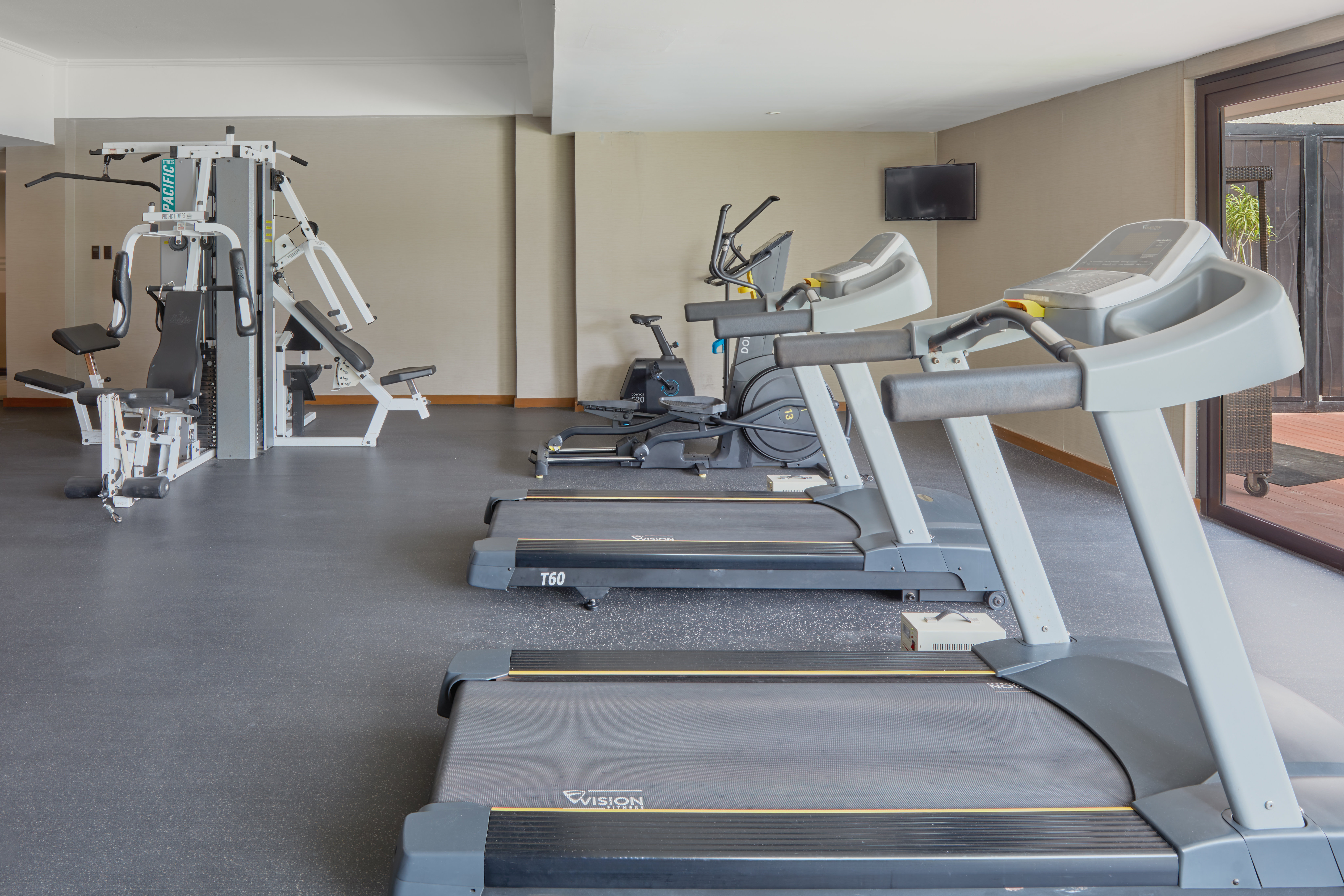 Holiday Inn & Suites Batangas Limapark 23/50