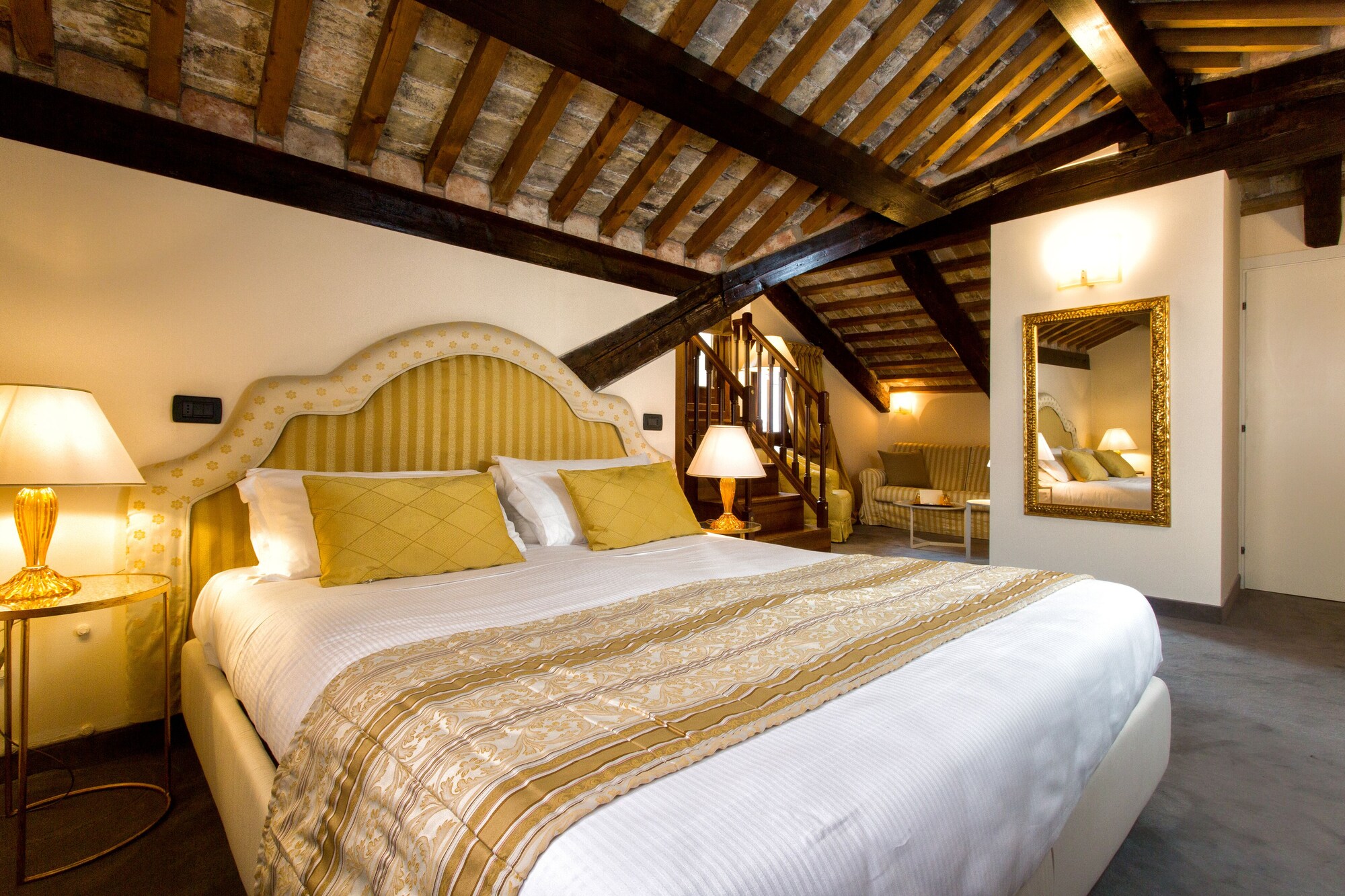 JUNIOR SUITE, KING BED, TERRACE