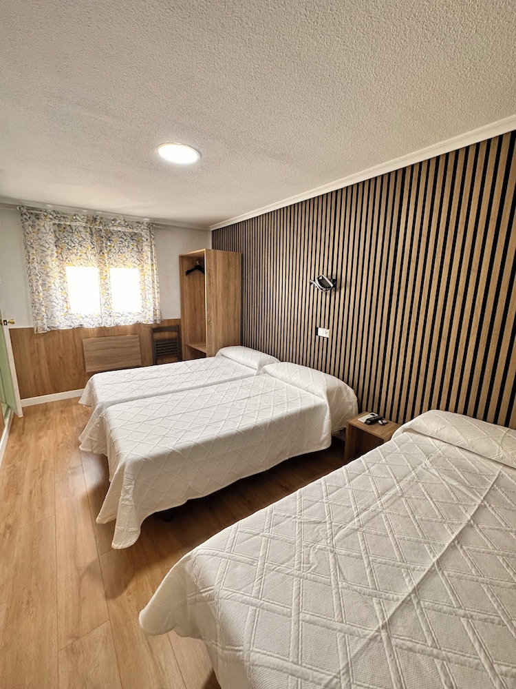 Hostal Rober 37/59