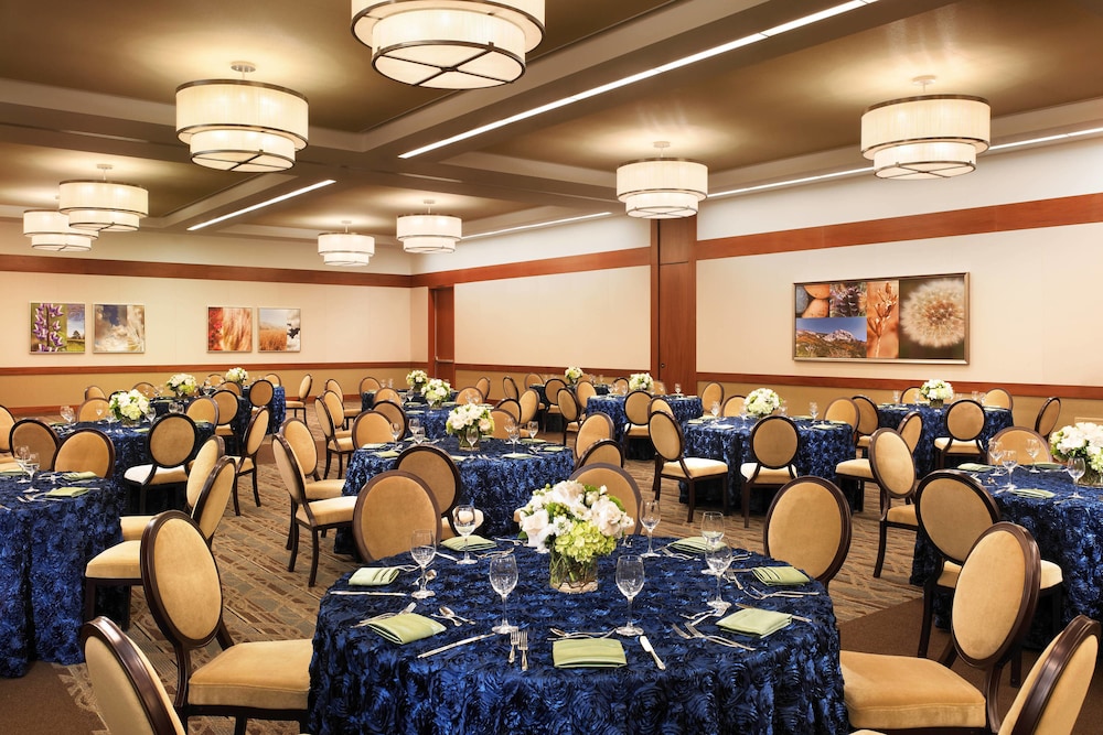 Sheraton Fairplex Hotel Conference Center 40/46