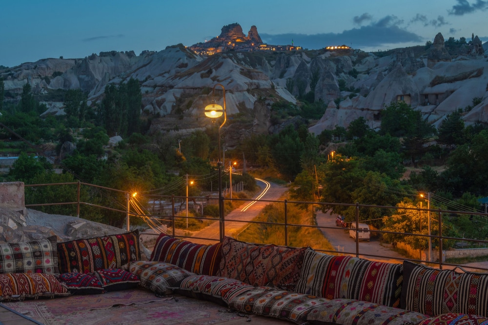 Hera Cave Suites 36/50