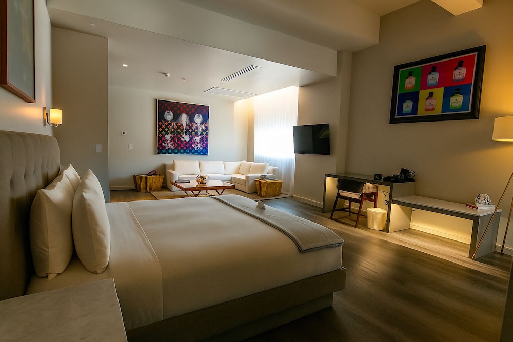 HOSPITALITY, SUITE