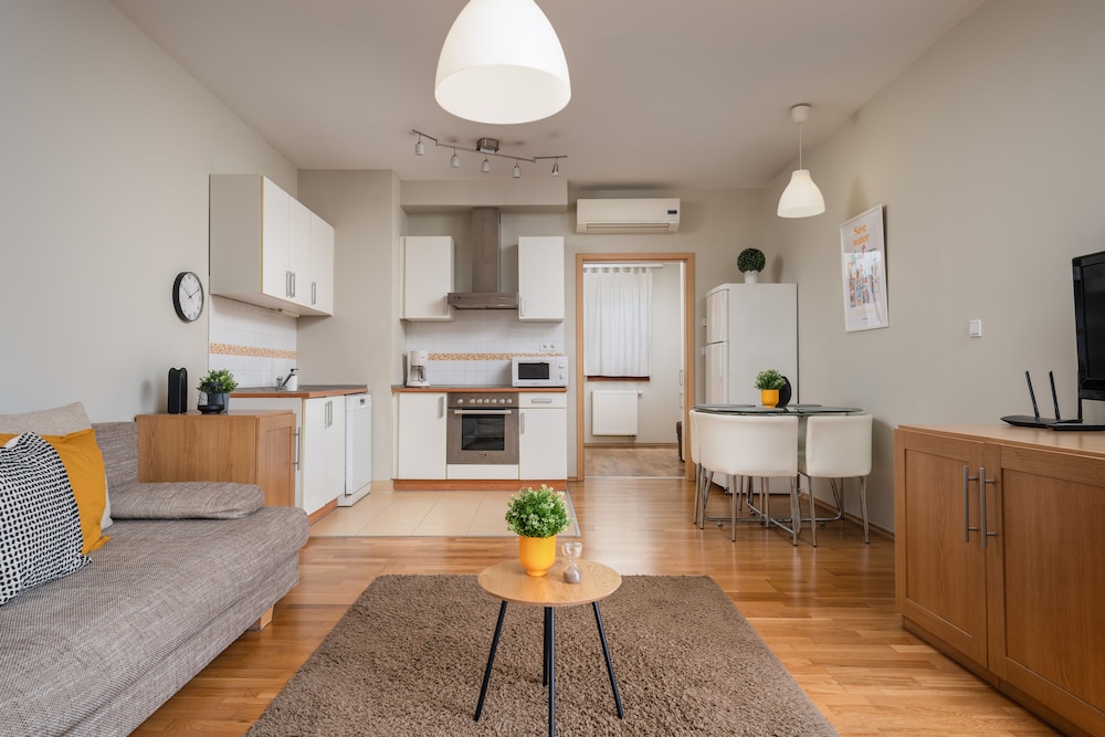 Central Passage Apartments 47/72