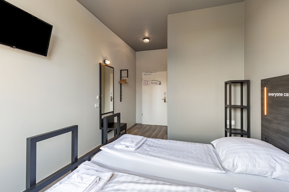 A&O Aachen Hauptbahnhof Hotel 14/83