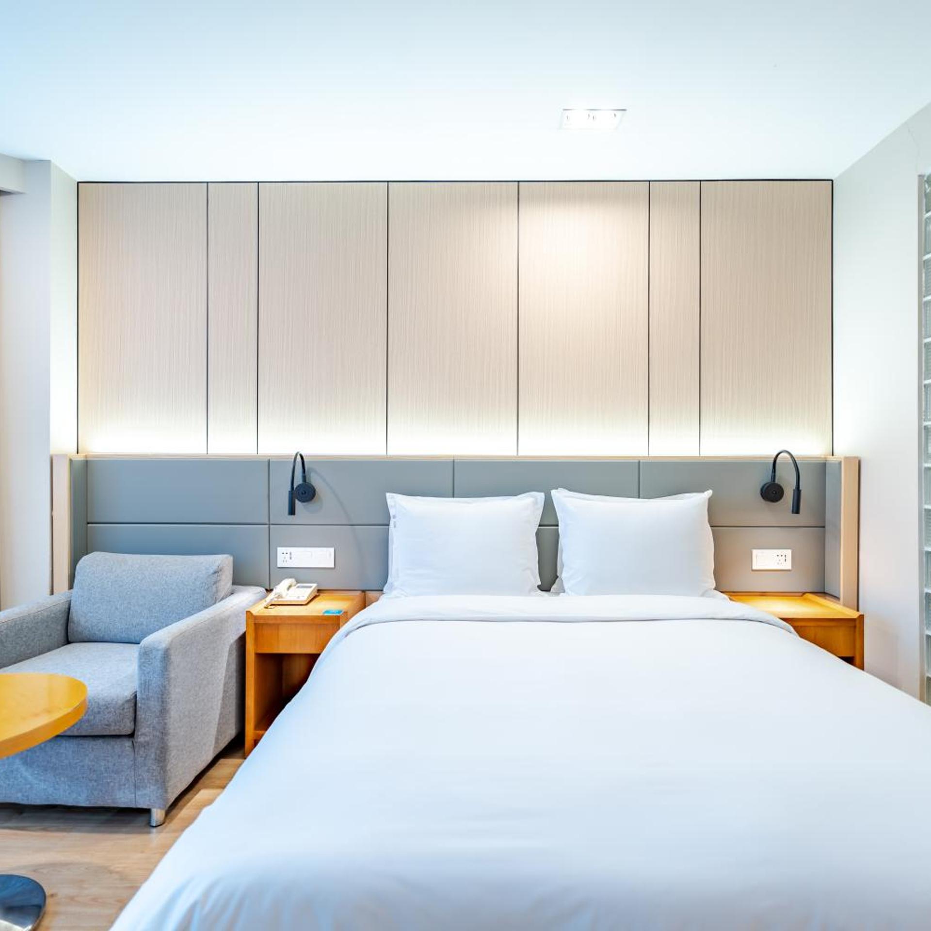 Standard, King Bed, Queen Bed