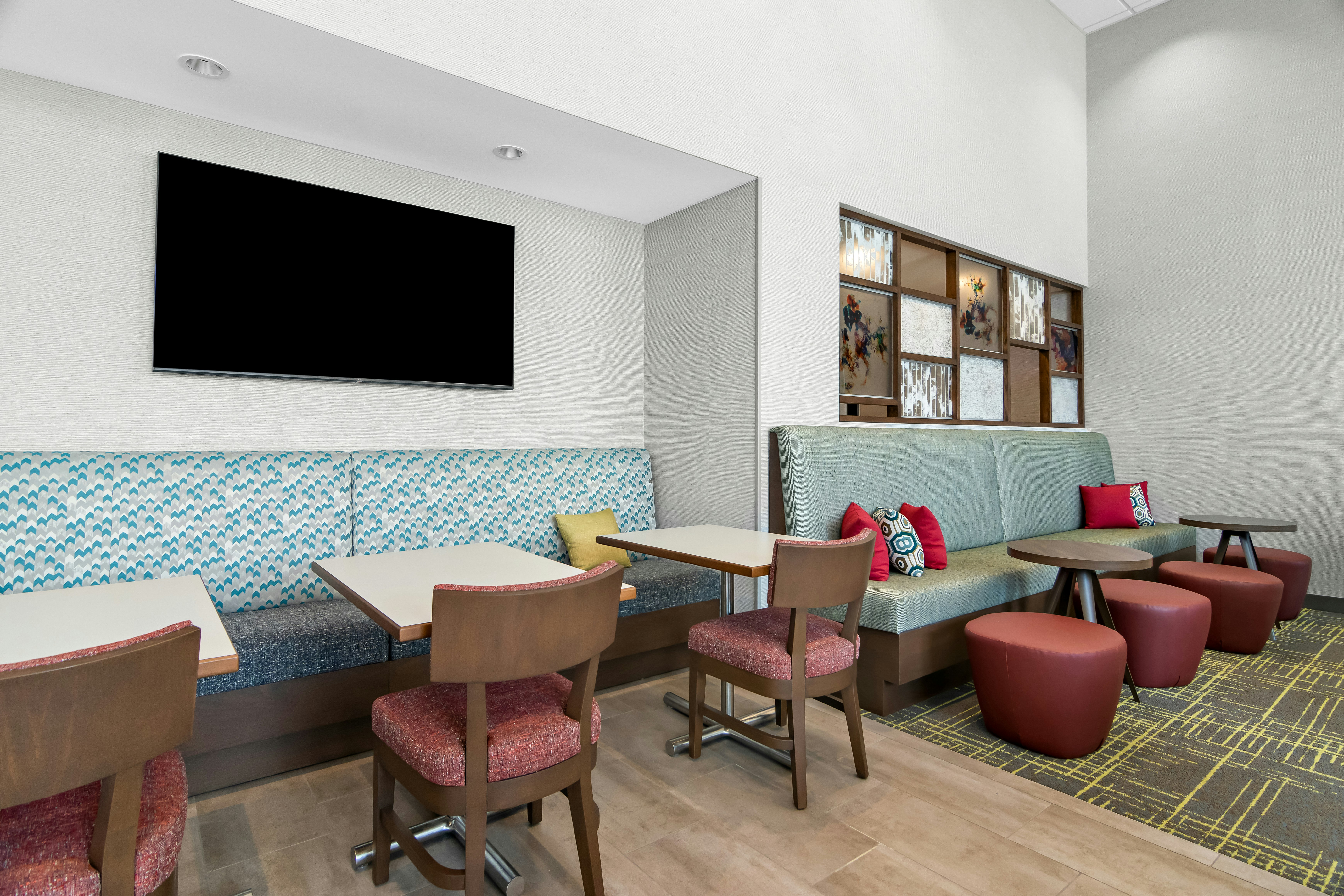 Hampton Inn & Suites Chicago Medical District UIC 24/34