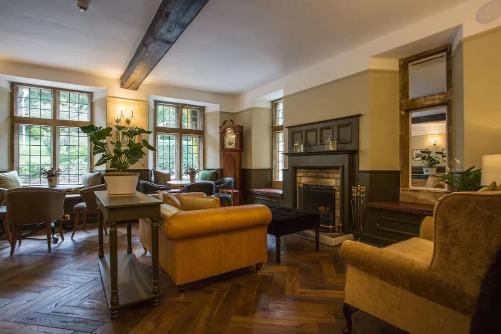 Hatton Court Hotel 35/48