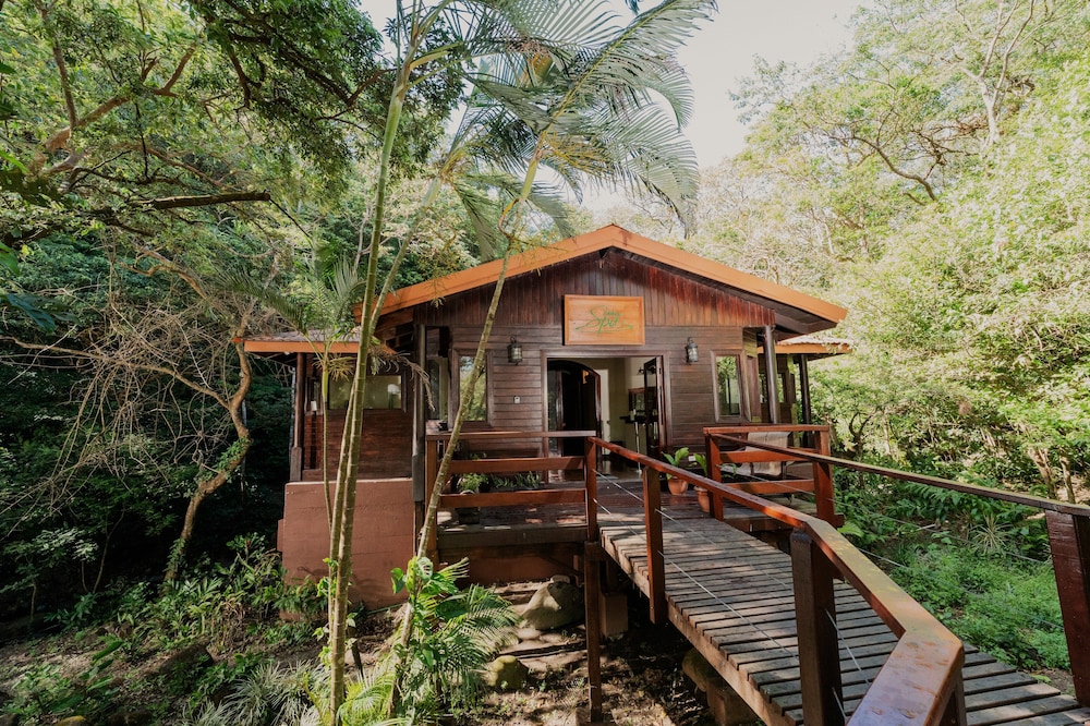 Borinquen Thermal Resort 2/50