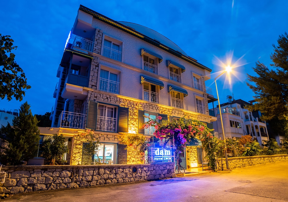 Dam Hotel Lara photo5