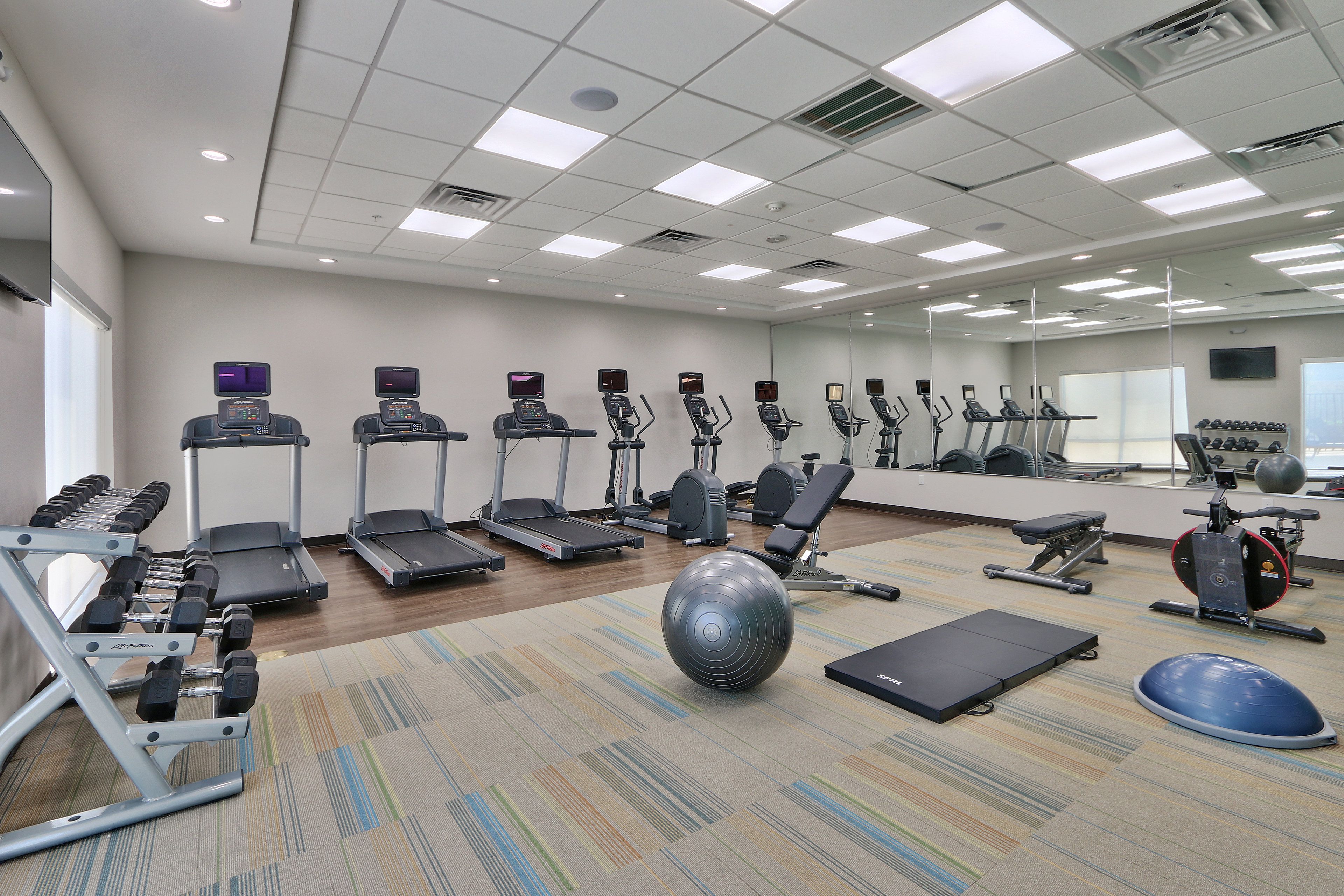Holiday Inn Express & Suites Houston East - Beltway 8 34/53