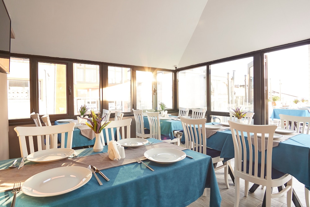 Renzo Hotel 28/38