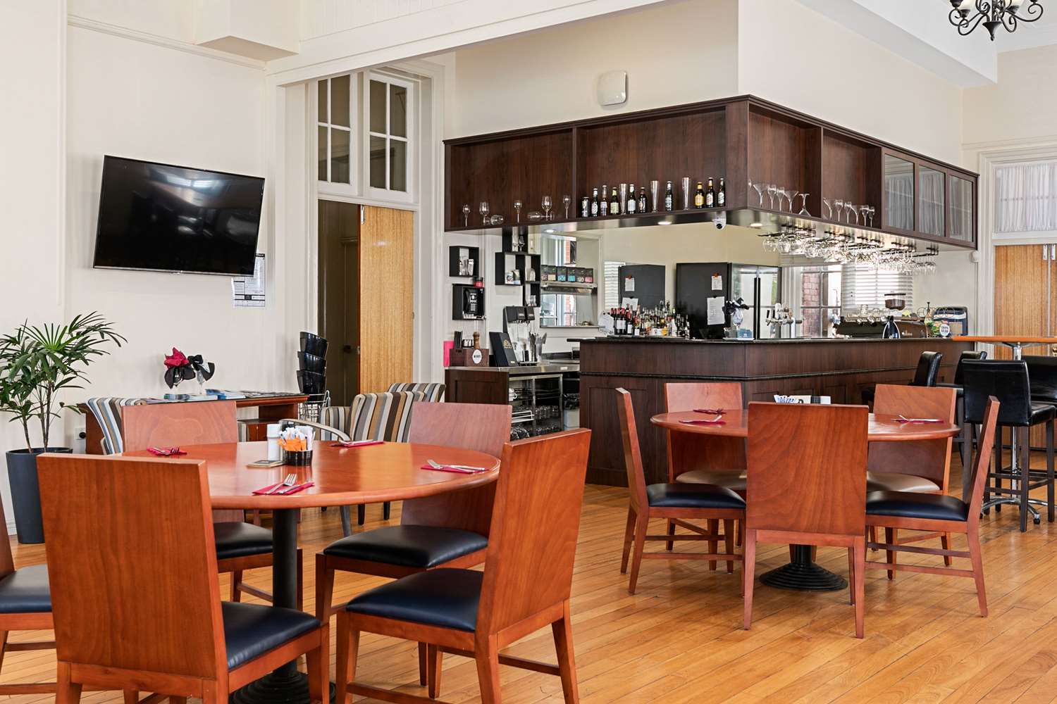 Quality Hotel Regent Rockhampton 21/25