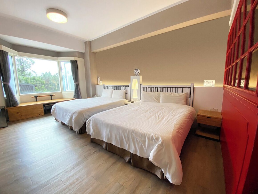 Monster Village Hotel 35/50