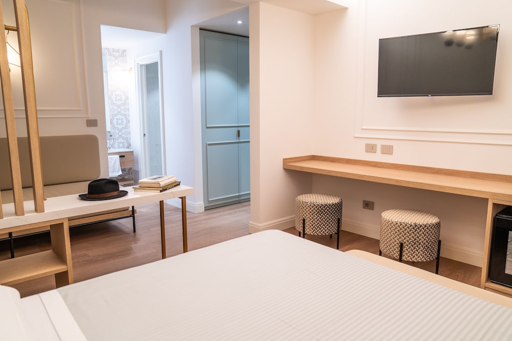 ALBERGO BIANCHI STAZIONE 19/50