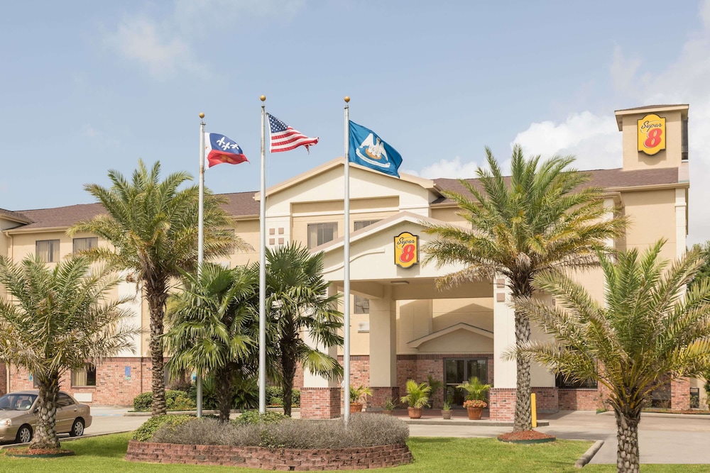 Super 8 by Wyndham Duson Lafayette West Area 1/27