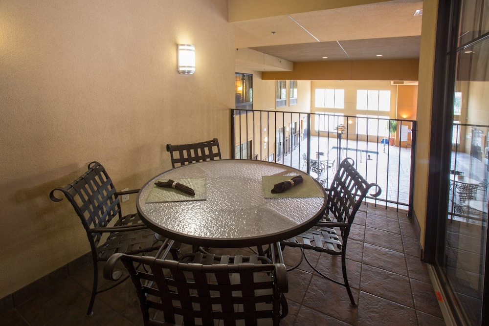 Holiday Inn Hotel Suites St Paul Ne Lake Elmo 49/80