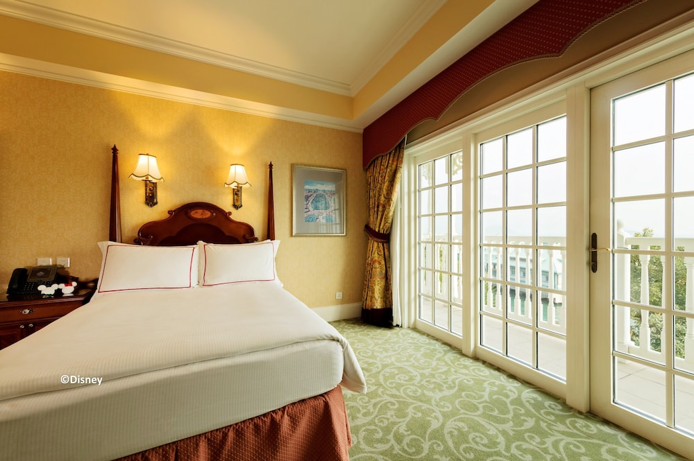 Hong Kong Disneyland Hotel 22/71