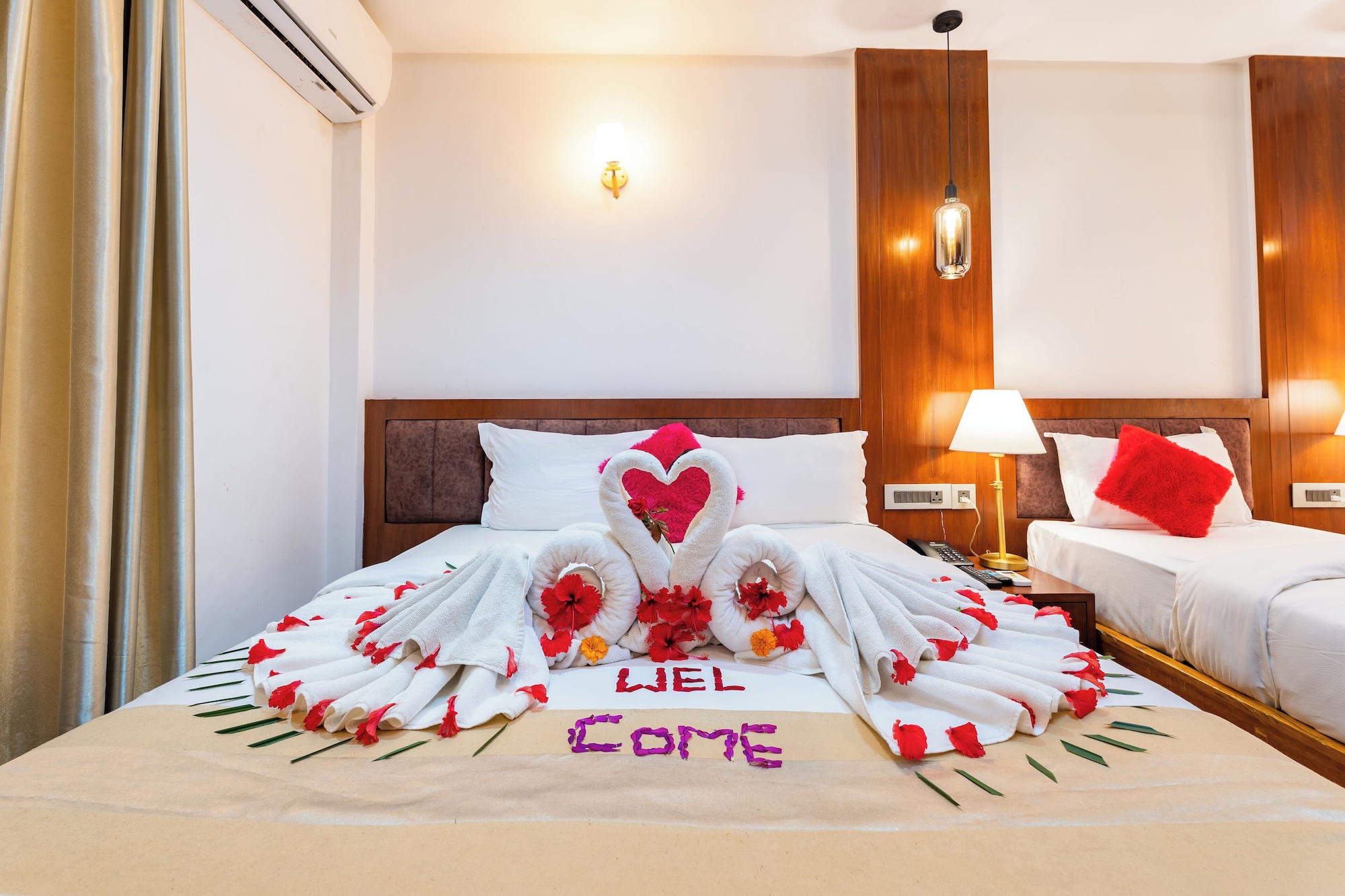 2 BEDROOMS, DELUXE, DOUBLE OR TWIN BED, GARDEN VIEW