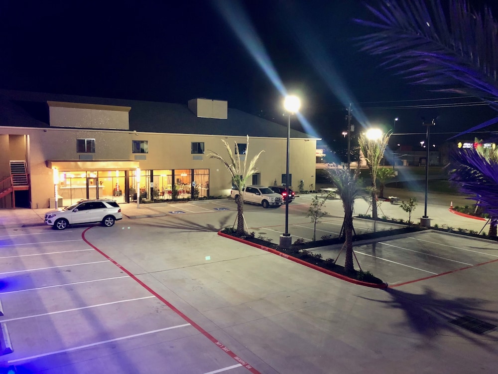 Baymont by Wyndham Houston Hobby Airport 3/33
