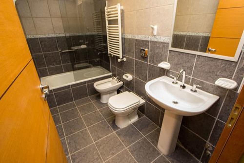Los Robles Apart & Spa 36/38