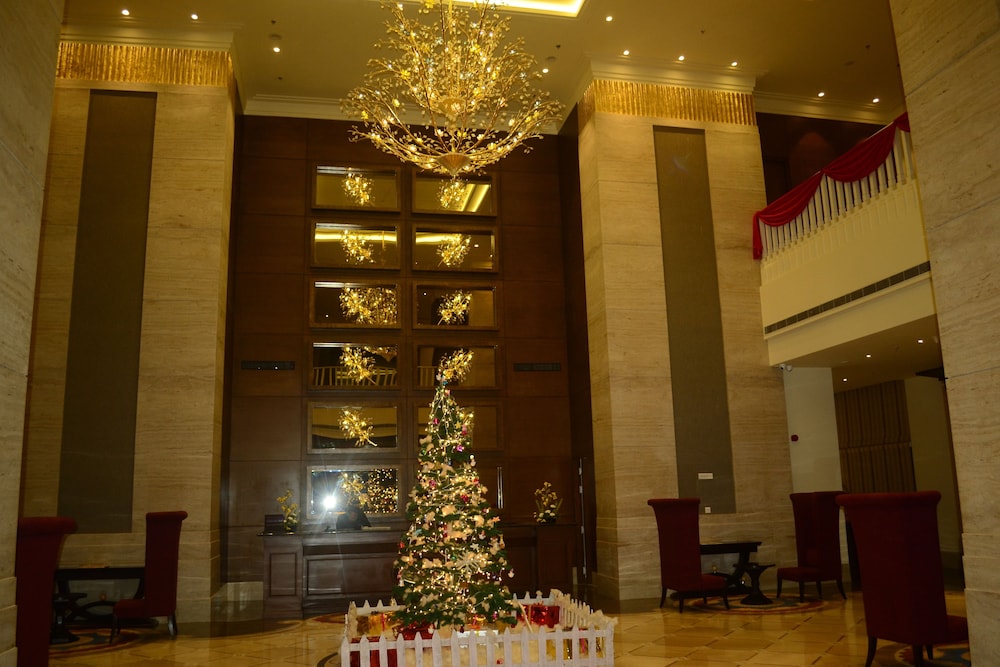 Sheraton Grand Palace Indore Ex the Grand Bhagwati Palace 27/37