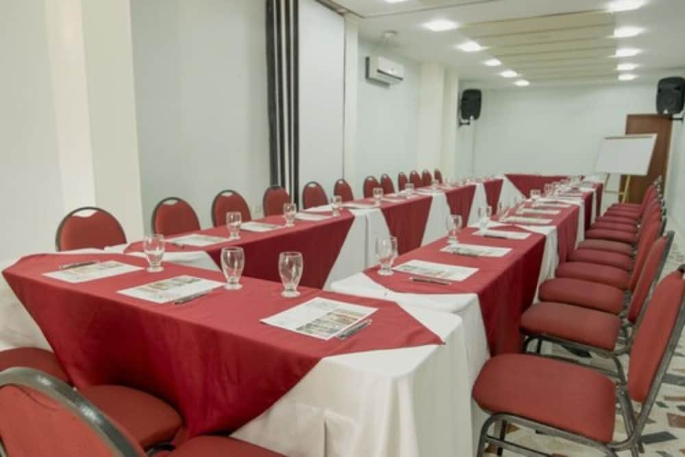 Hotel Costa Linda 27/33
