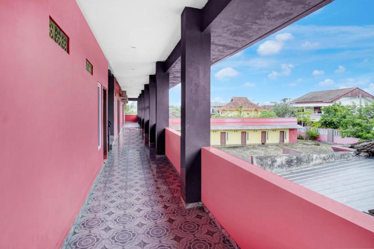 Hotel O near Urip Sumoharjo Hospital formerly Yasmine Guesthouse Syariah 20/21