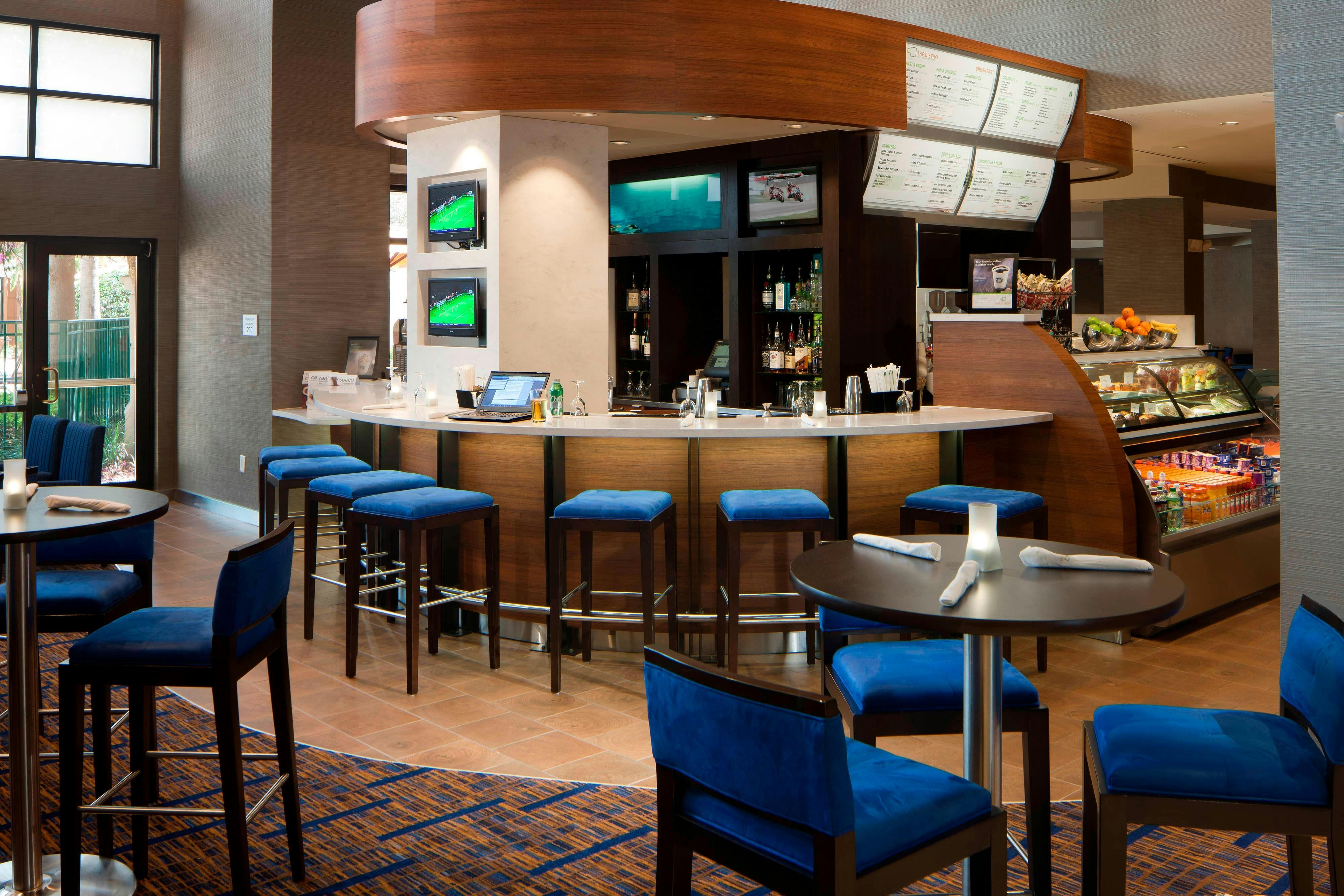 Courtyard by Marriott Orlando Lake Buena Vista in the Marriott Village 12/33