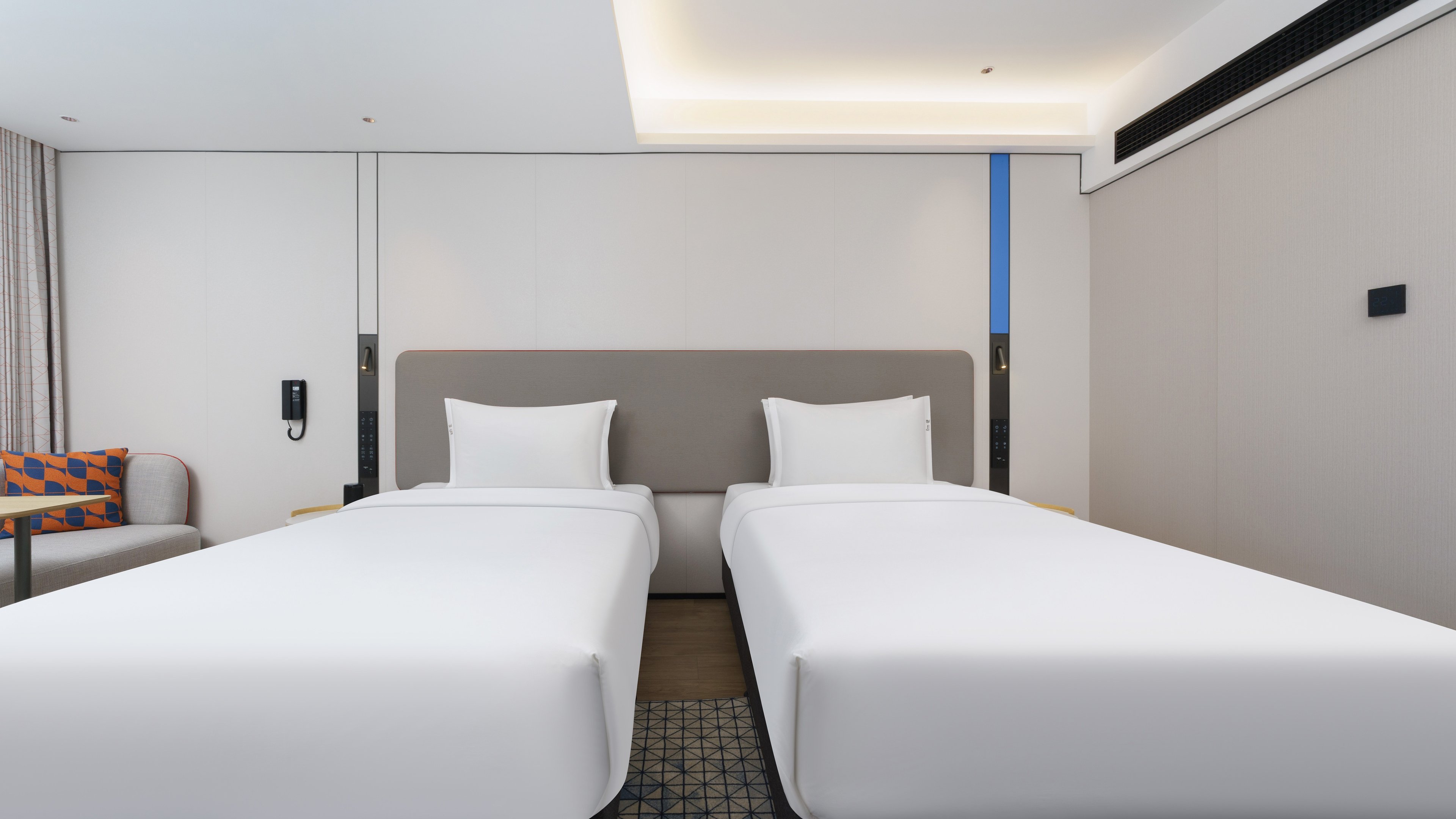 Holiday Inn Express Dalian City Center 16/50