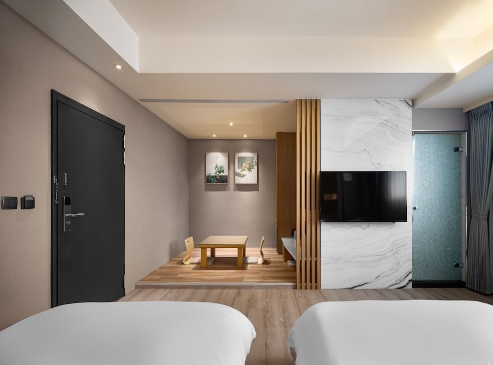 Gamalan FL Spring Hotel 13/42