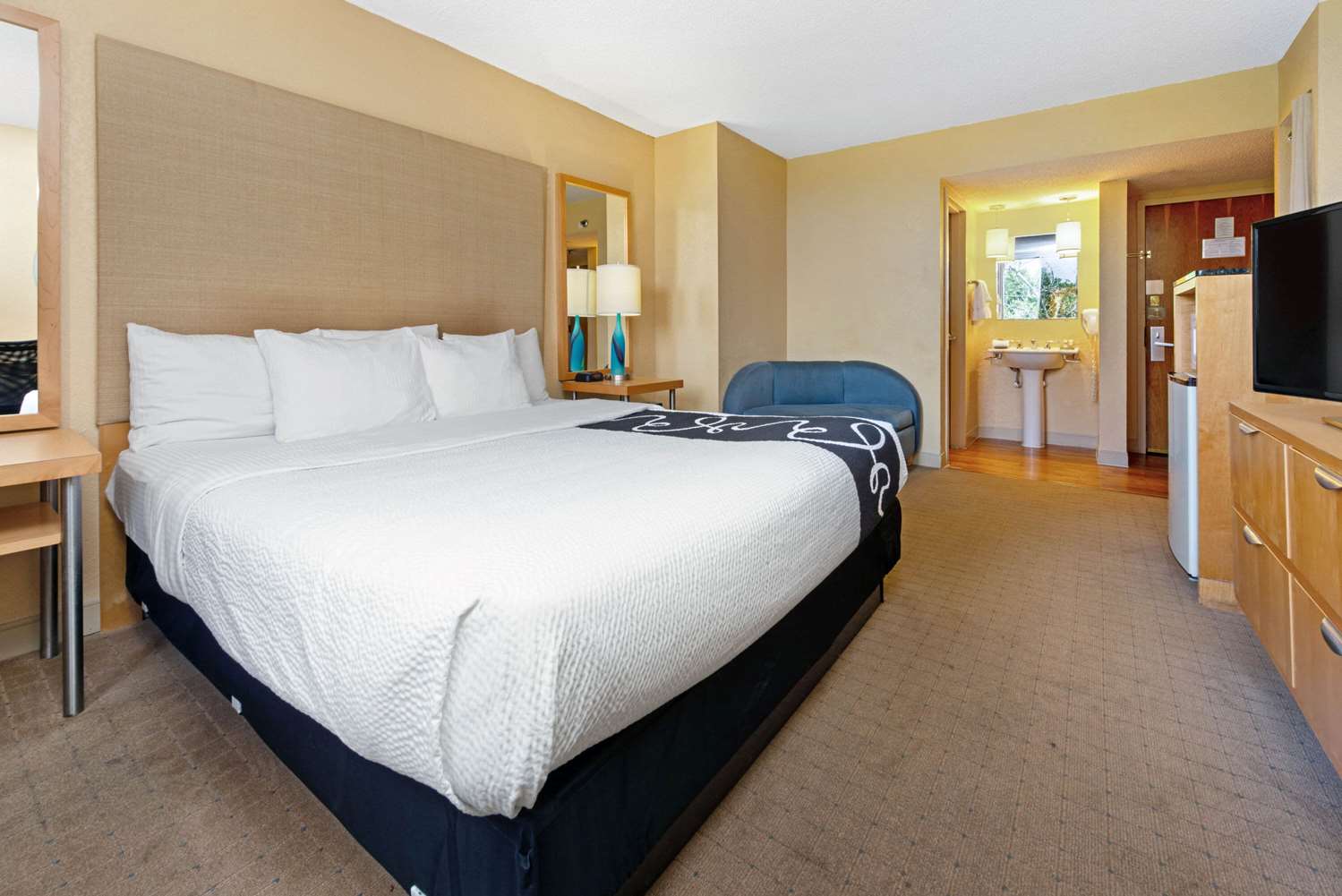 La Quinta Inn & Suites by Wyndham Coral Springs South 7/30