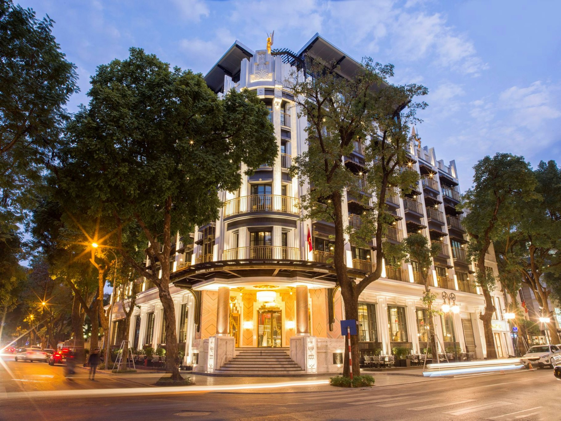 Capella Hanoi 4/50