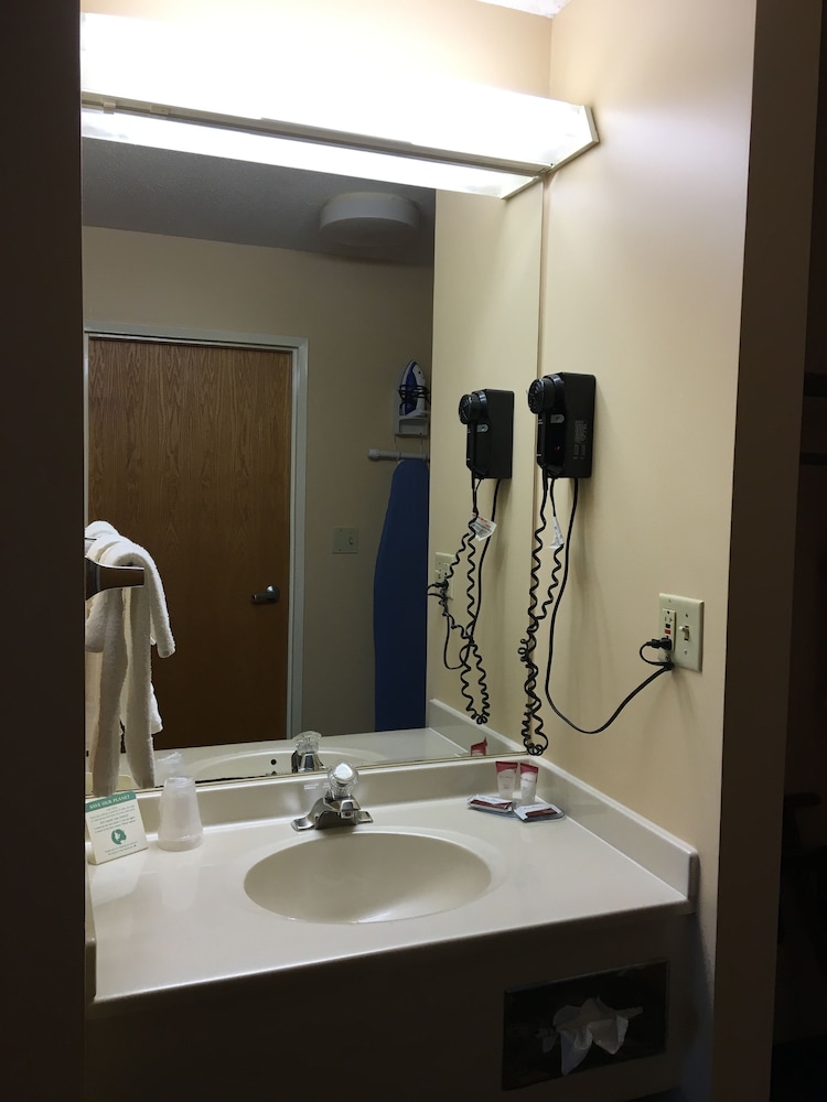 Cabot Inn and Suites 49/50