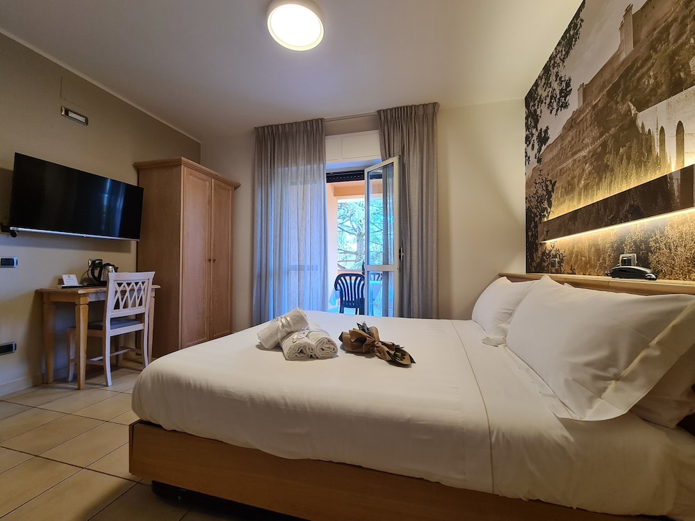 Hotel Cladan 16/63
