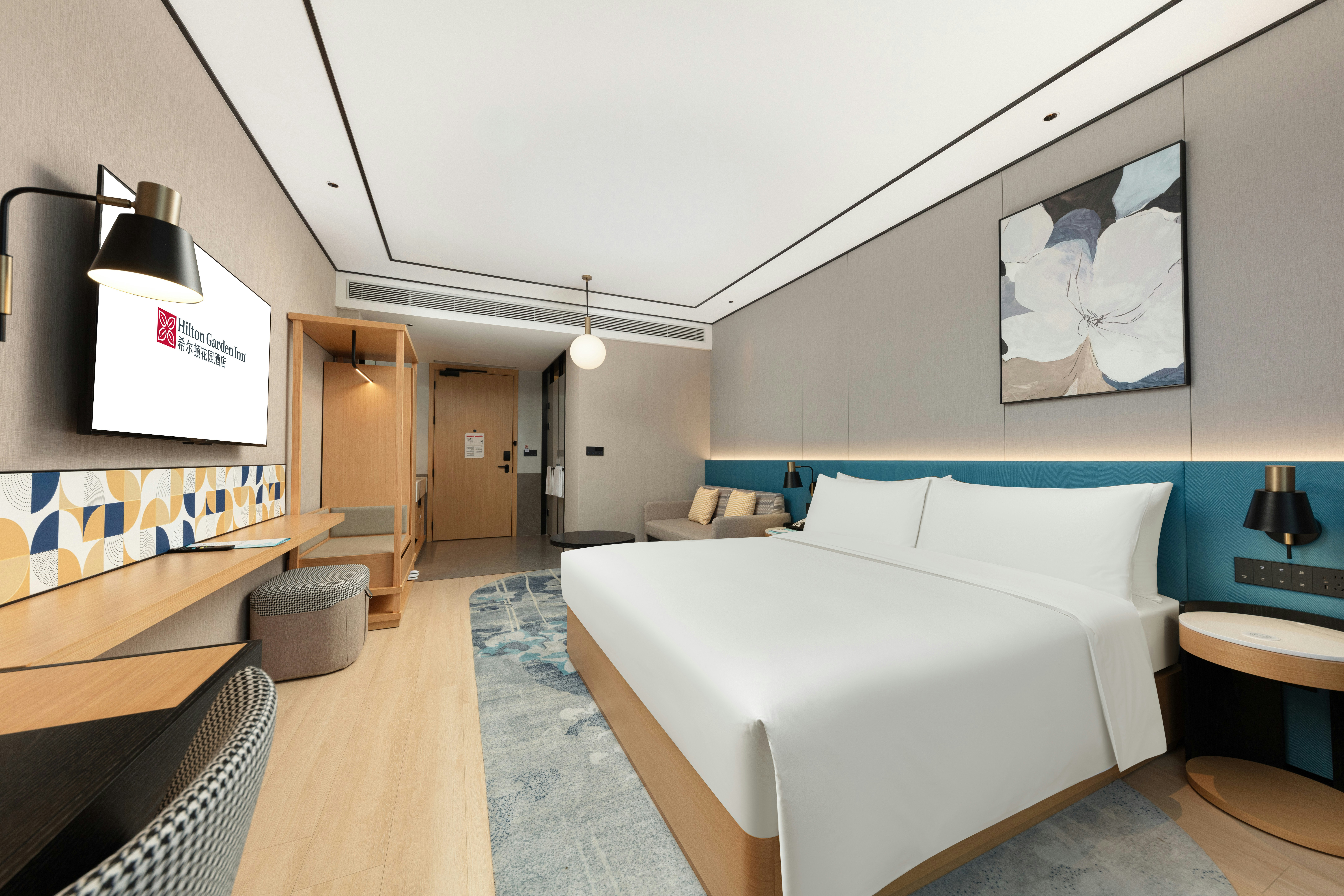 GUEST ROOM, KING BED, HIGH FLOOR