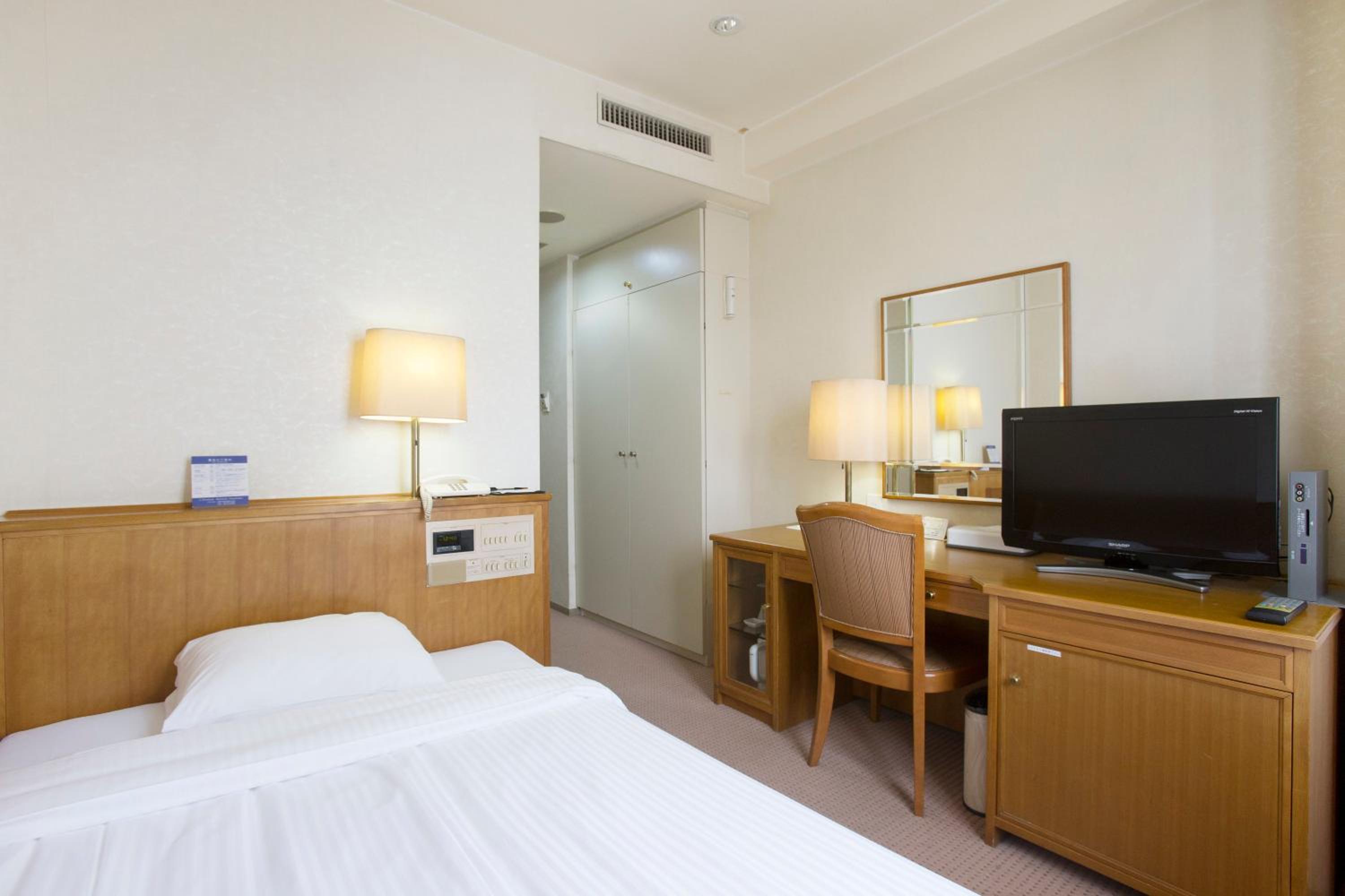 Room, Single, Smoking, Tetoranze Makuhari Inagekaigan Hotel 3/3