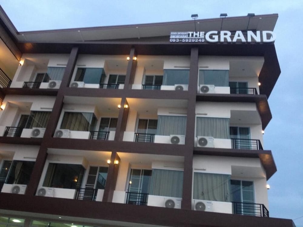 The Grand Apartment 4/25