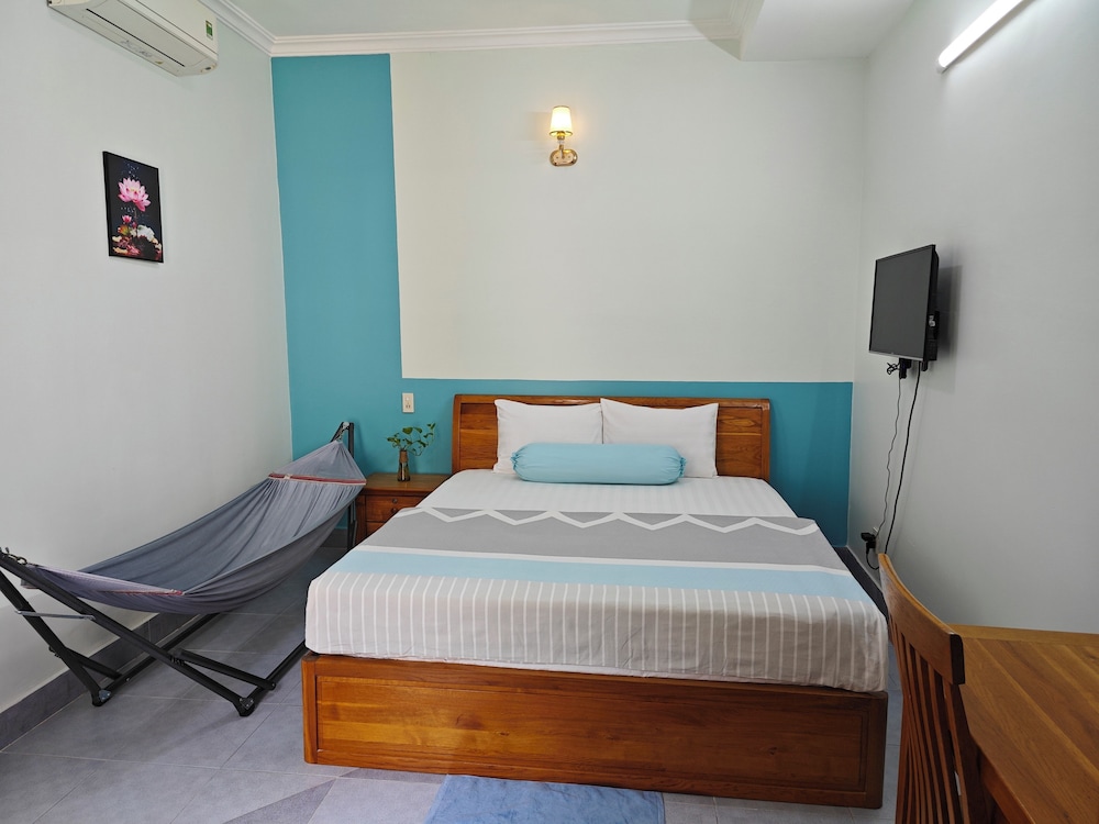 SUITE, CITY VIEW