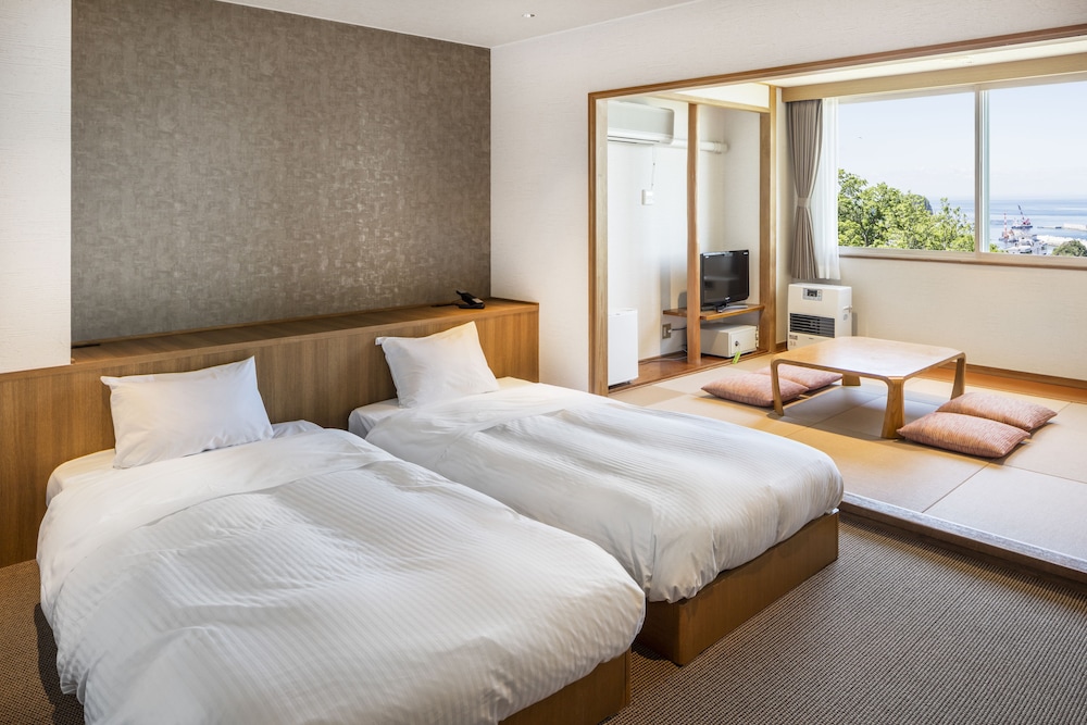 ROOM, TWIN BEDS, OCEAN VIEW, PRIVATE BATHROOM, TATAMI